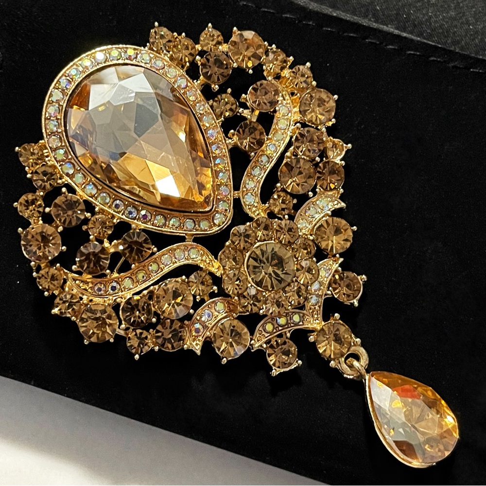 ✨ Gorgeous Chandelier Rhinestones Brooch